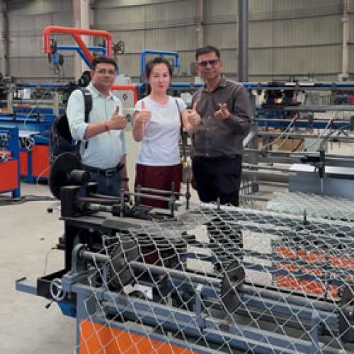 Clients from Pakistan visited our factory for exchange and discussion.