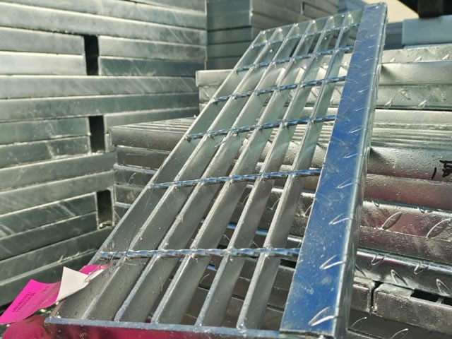 T2 step plate