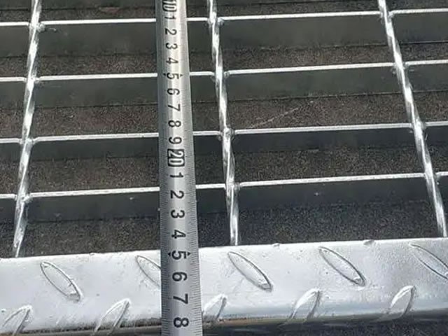 T2 step plate