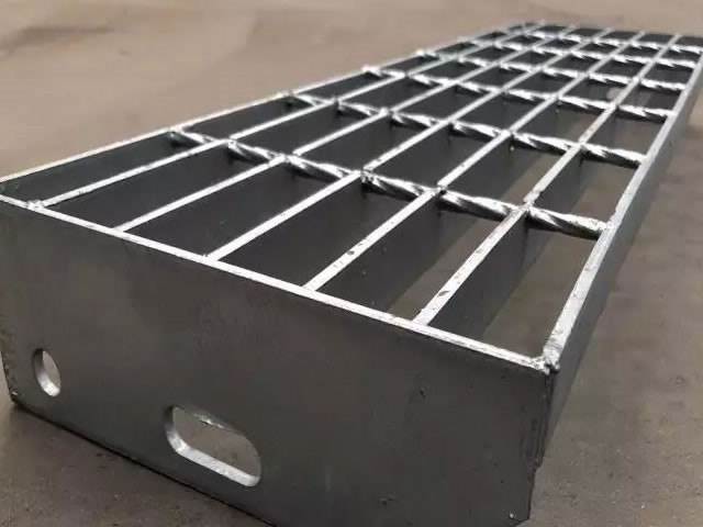 T3 step plate