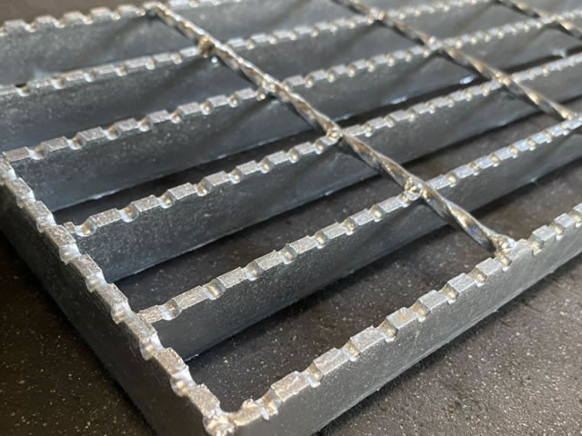 anti - slip steel grating